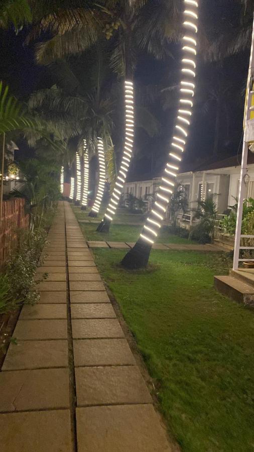 Arabian Sea Beach Resort Morjim Exteriör bild