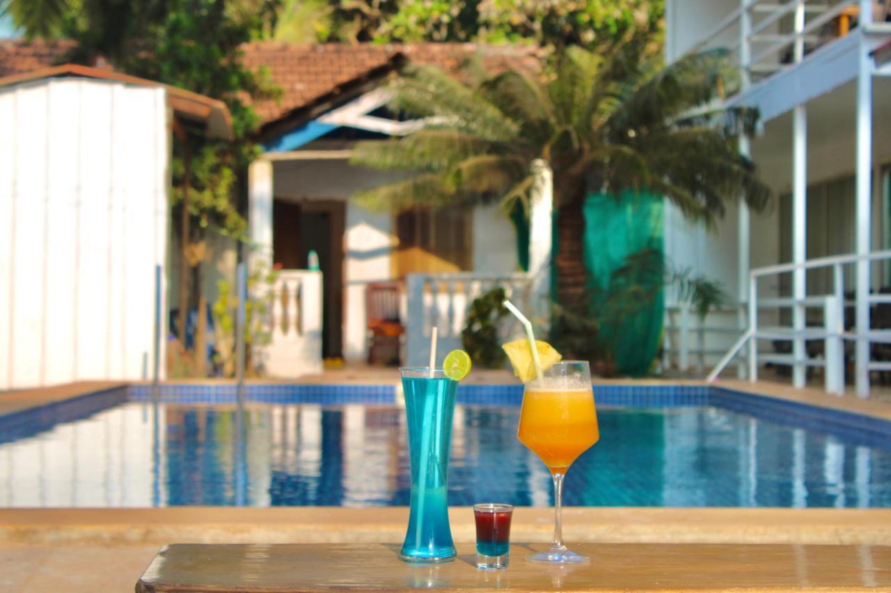 Arabian Sea Beach Resort Morjim Exteriör bild