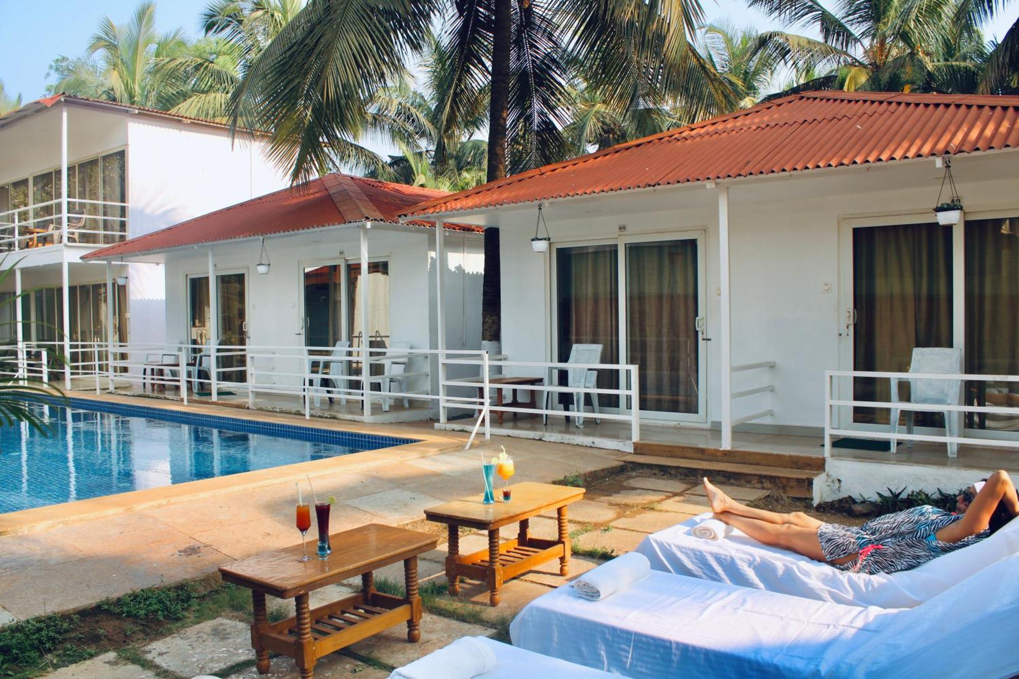 Arabian Sea Beach Resort Morjim Exteriör bild