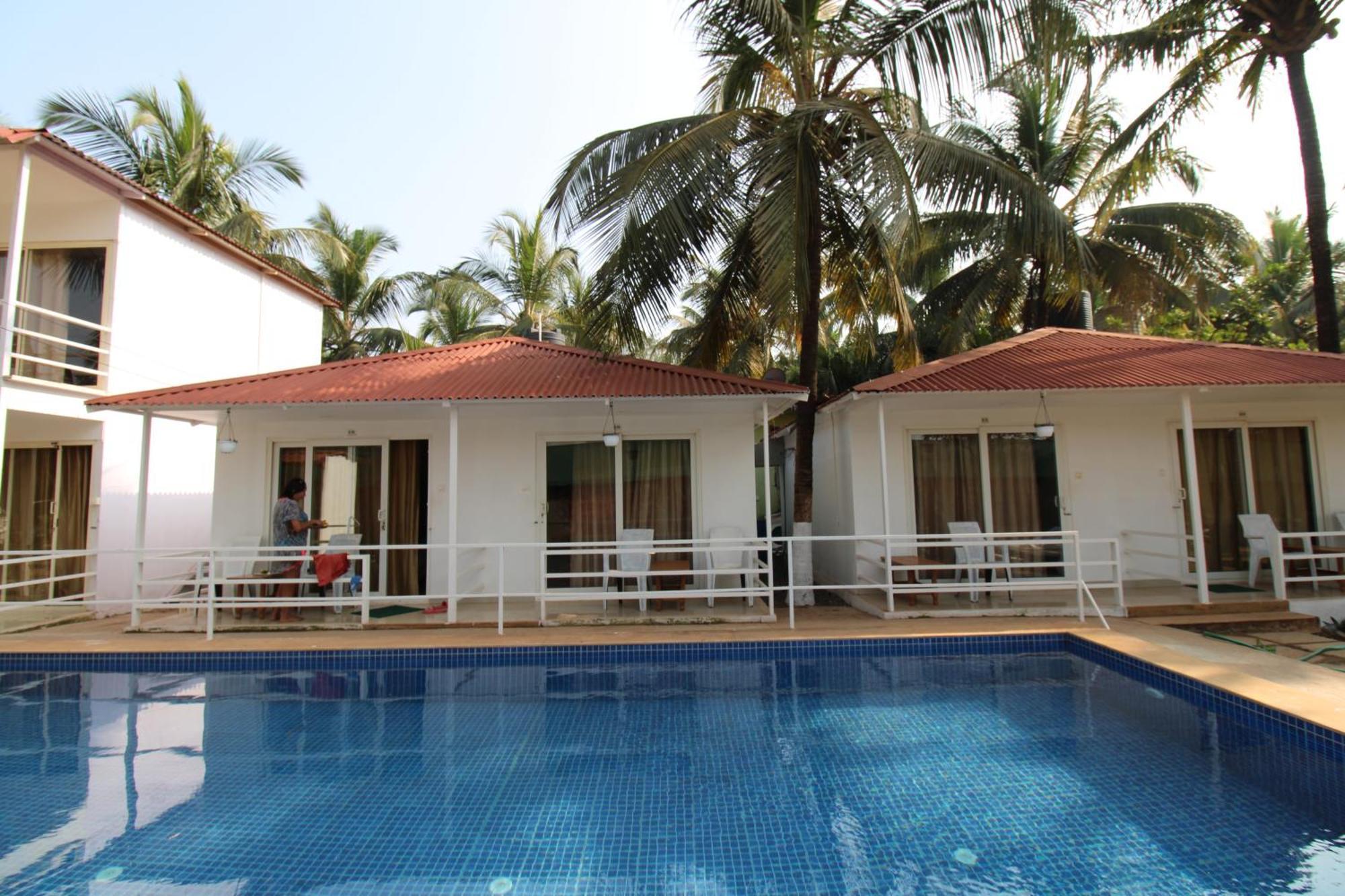 Arabian Sea Beach Resort Morjim Exteriör bild