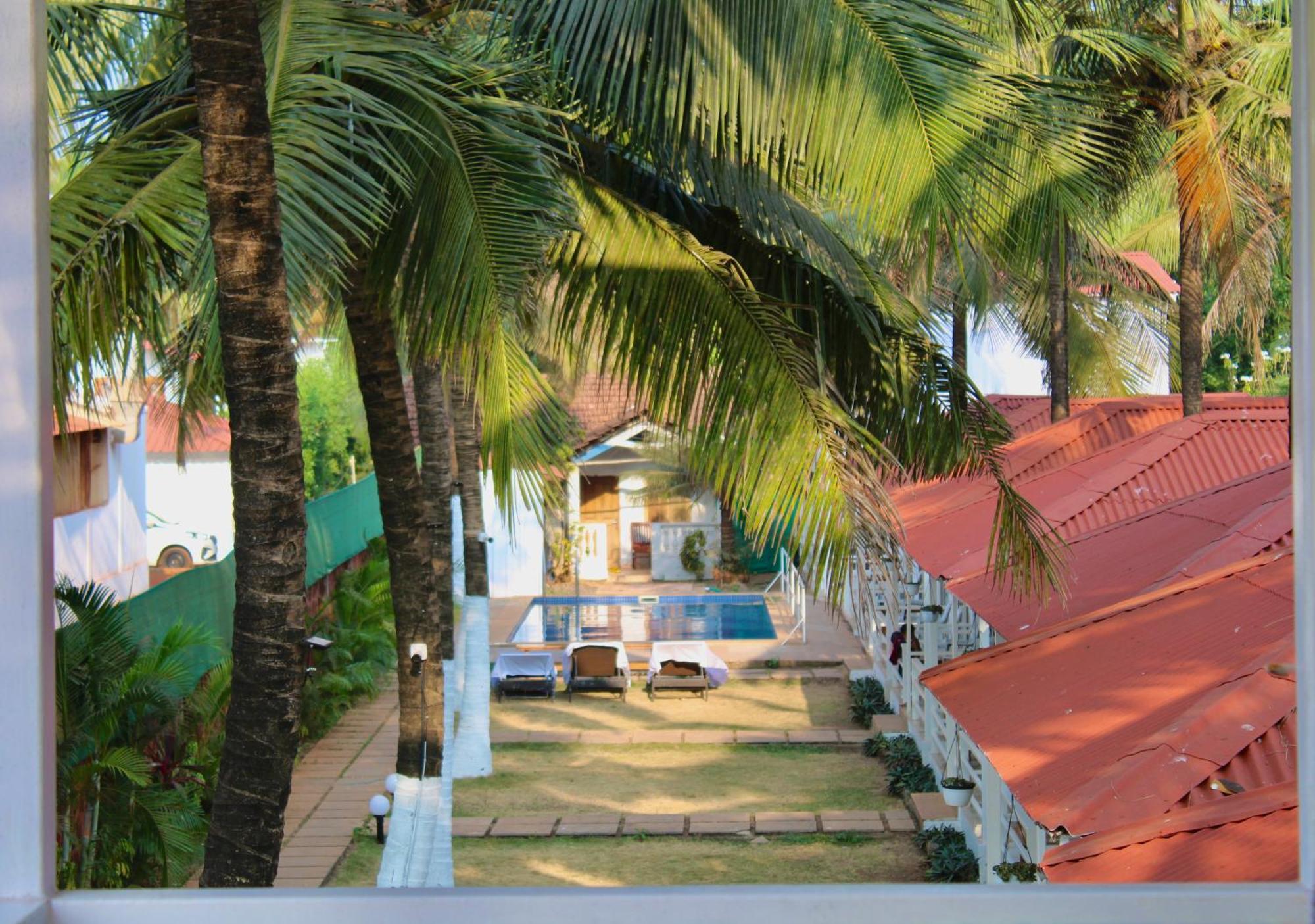Arabian Sea Beach Resort Morjim Exteriör bild