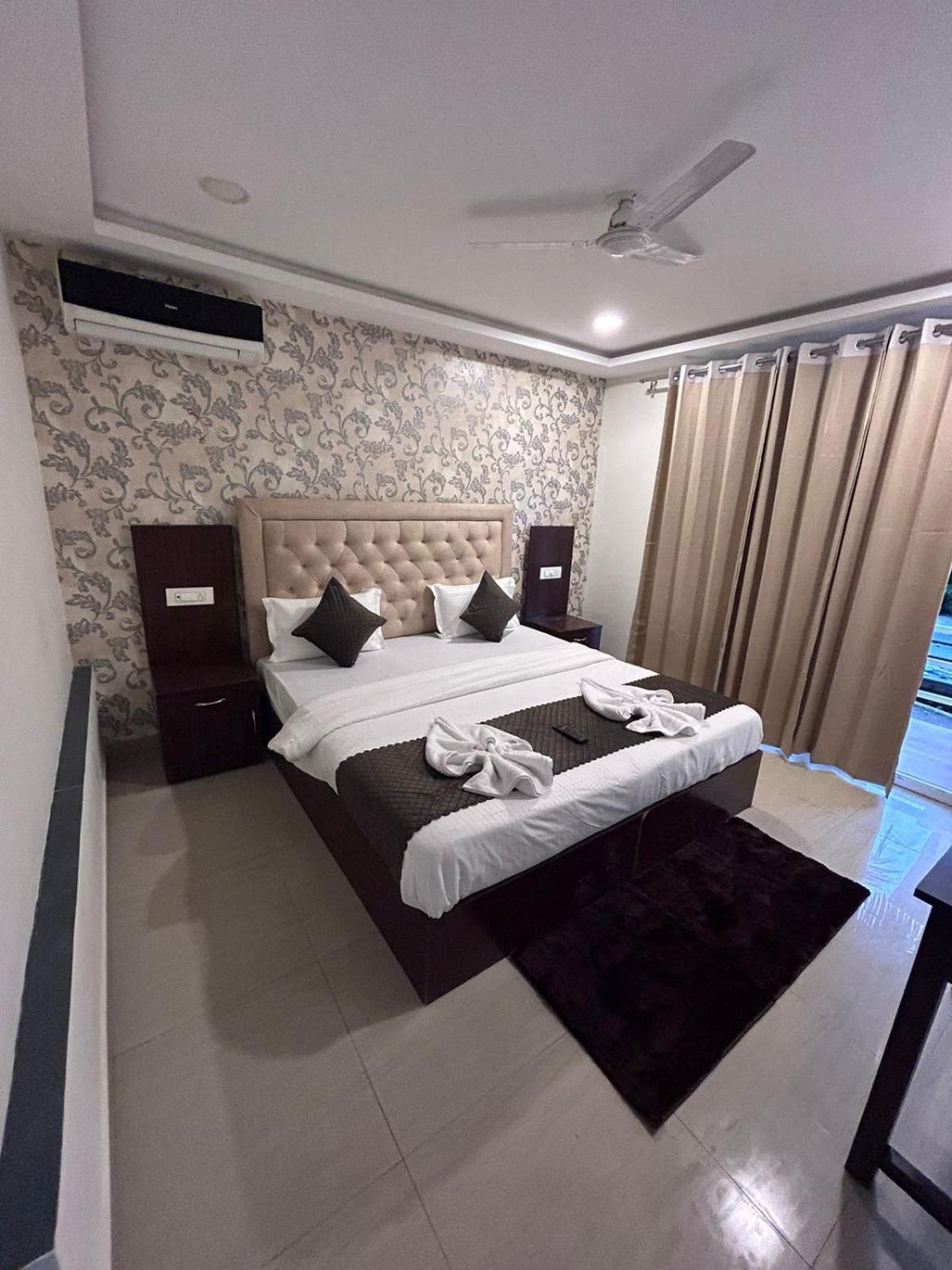 Arabian Sea Beach Resort Morjim Exteriör bild