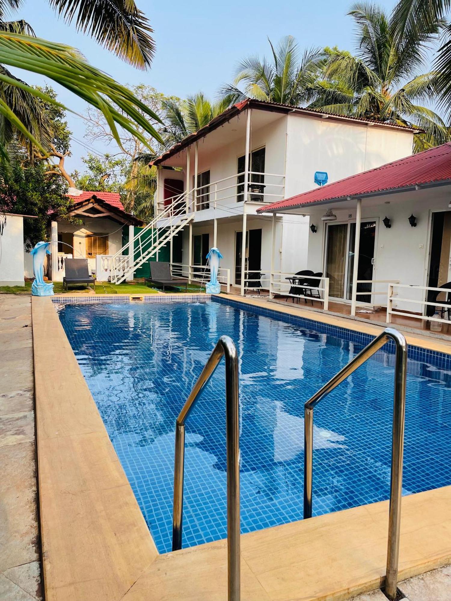 Arabian Sea Beach Resort Morjim Exteriör bild