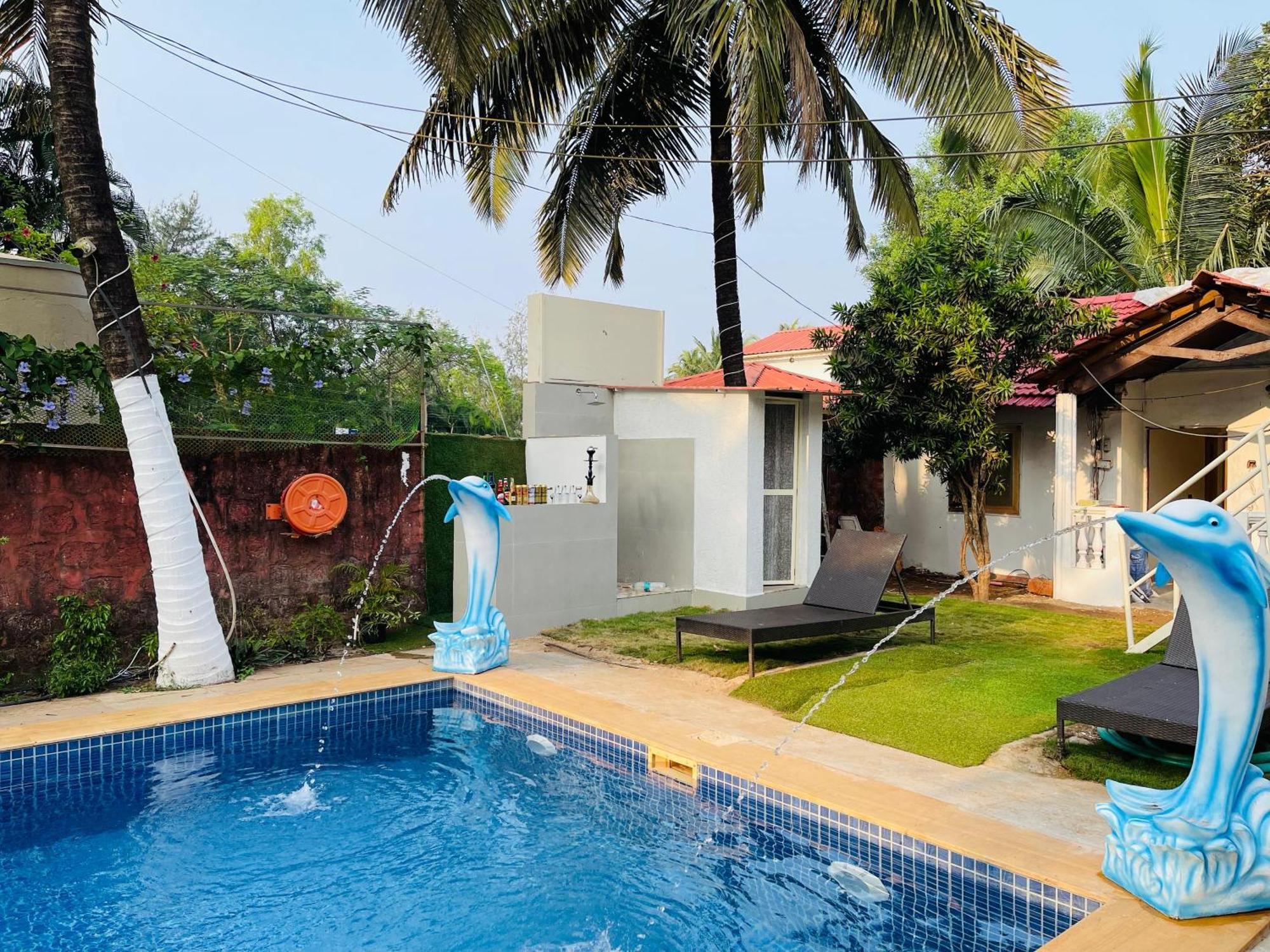 Arabian Sea Beach Resort Morjim Exteriör bild